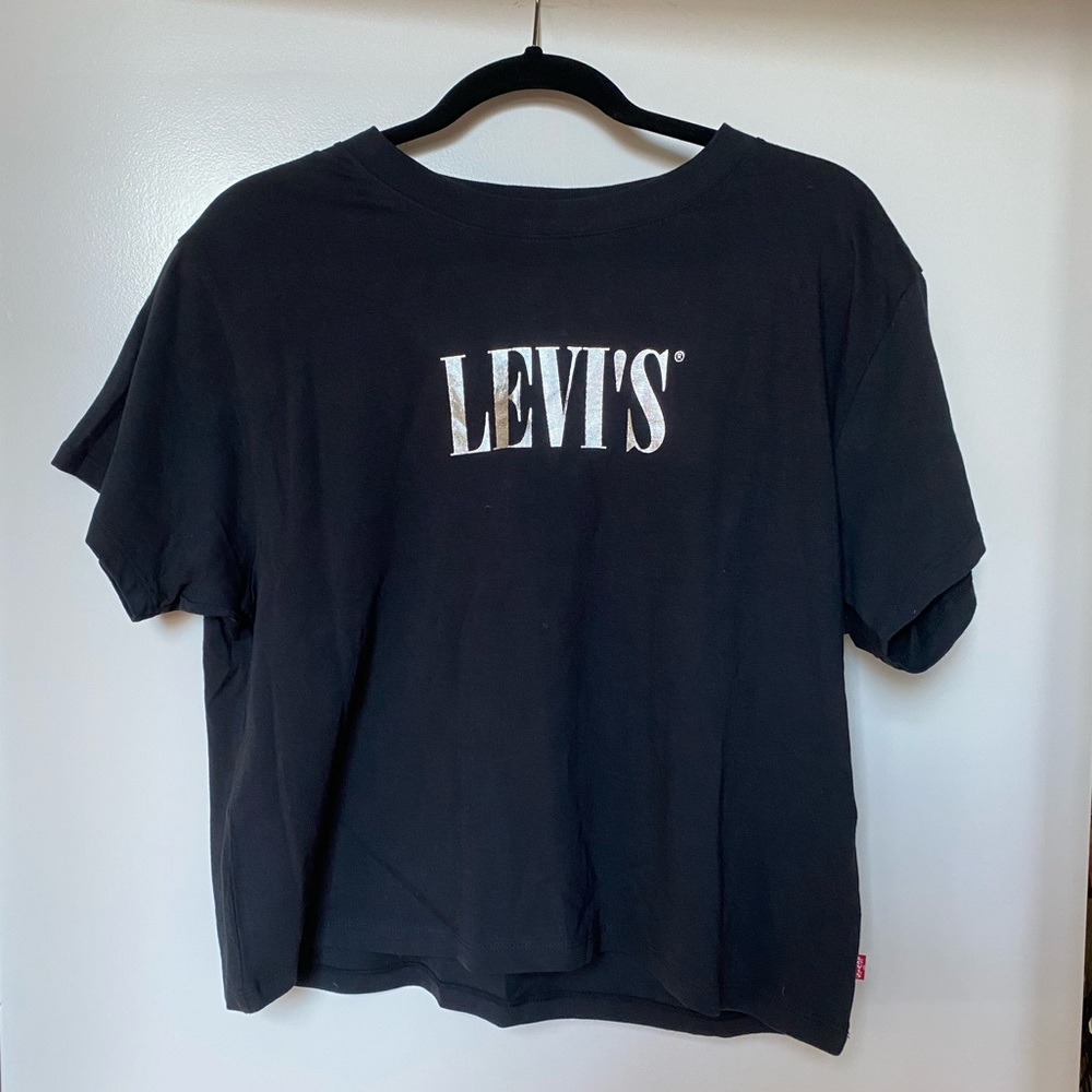 Levi’s loose crop t-shit